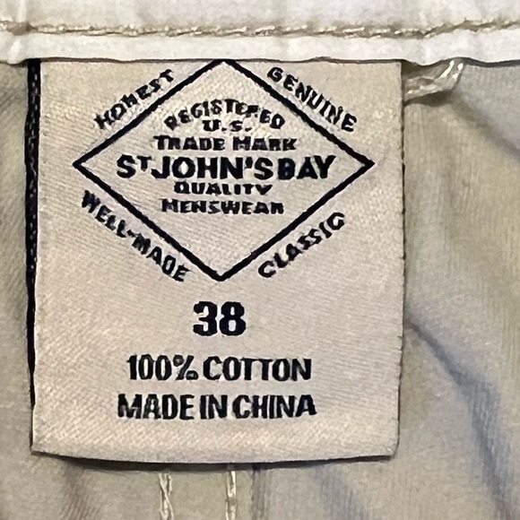 🩳 Men’s St Johns Bay khaki shorts. Size 38 waist - Picture 6 of 7